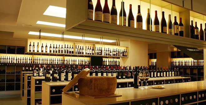 Esta vinoteca tiene espacio para ocho botellas y cuesta menos de 100 euros  - Showroom