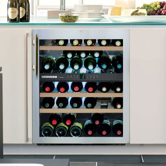 Vinoteca Liebherr UWTes1672 abiertaambiente-frontal