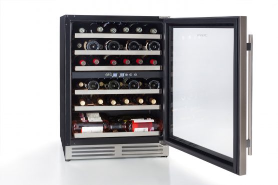 Vinoteca Cavanova CV046DT abierta llena