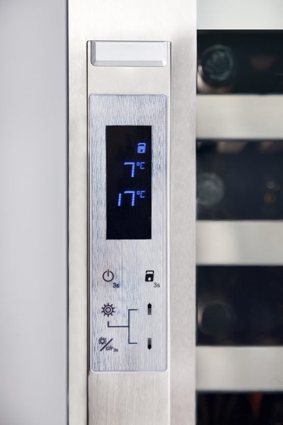 Vinoteca Cavanova CV300T detalle