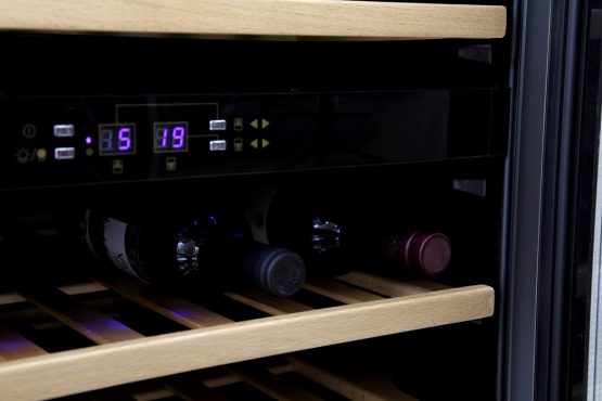 Vinoteca La Sommeliere CVDE46 2T detalle display temp