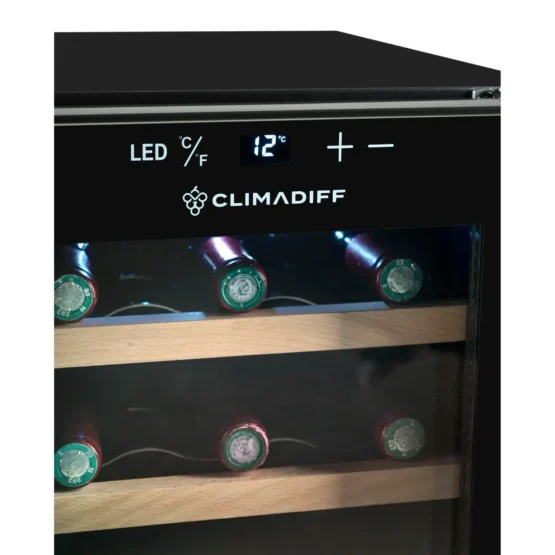 Vinoteca Climadiff Cuve12 detalle display Vinoteca Climadiff Cuve12 detalle display